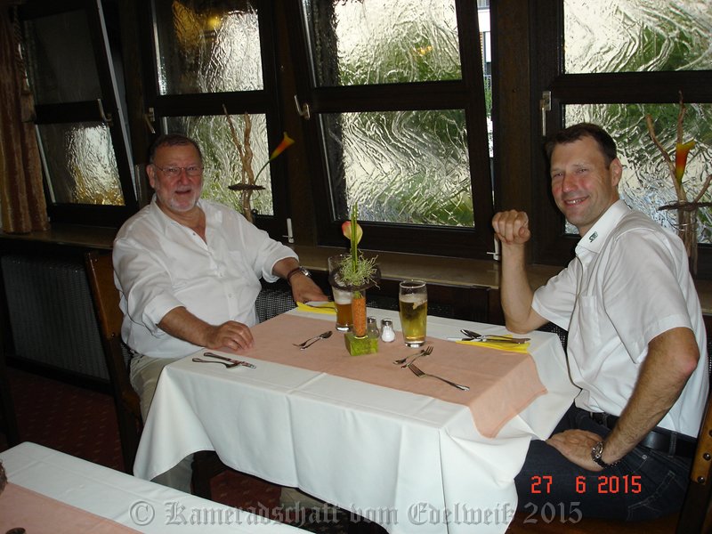 Franz unser Tourguide und Guenter unser Navigator und Pilot.jpg -                                